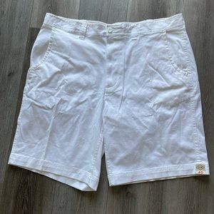 NWT St. John’s bay mens white shorts - size 40